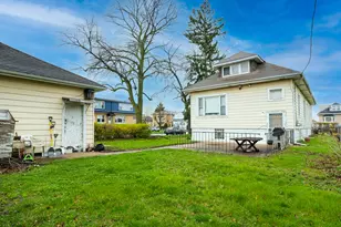 2301 N 74th Ct, Elmwood Park, IL 60707 - Photo 8