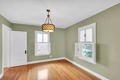 911 W Daniel Street, Champaign, IL 61821 - Photo 4