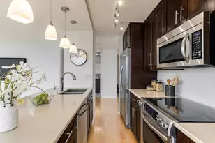 345 W Fullerton Pkwy, Chicago, IL 60614 - Photo 10