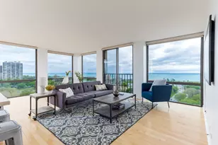 345 W Fullerton Pkwy, Chicago, IL 60614 - Photo 2