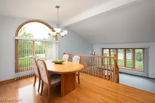 7635 Wilton Ct, Darien, IL 60561 - Photo 8