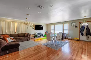 7832 Lamon Ave, Burbank, IL 60459 - Photo 2
