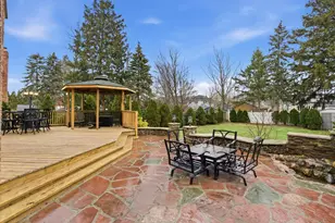 395 S Scott St, Elmhurst, IL 60126 - Photo 2