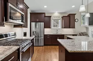 2757 Nicole Cir, Aurora, IL 60502 - Photo 6