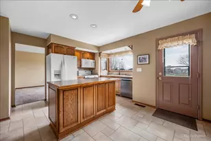 901 Garnet Cir, Schaumburg, IL 60193 - Photo 10