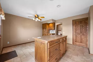 901 Garnet Cir, Schaumburg, IL 60193 - Photo 12