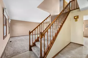 901 Garnet Cir, Schaumburg, IL 60193 - Photo 4