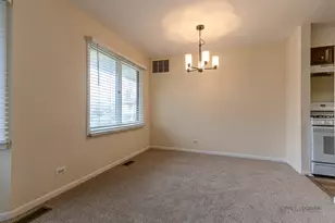3100 Roberts Dr, Woodridge, IL 60517 - Photo 12