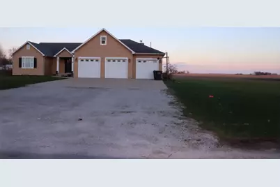 306 S Third Street, Ashkum, IL 60911 - Photo 2