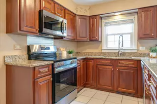 620 W Peregrine Dr, Palatine, IL 60067 - Photo 8