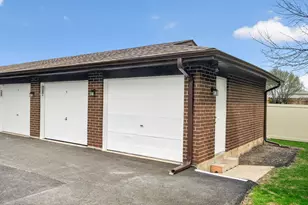 10571 Palos Pl, Palos Hills, IL 60465 - Photo 22