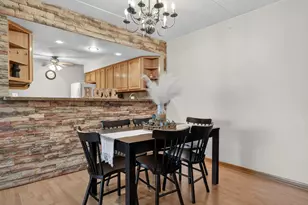 10571 Palos Pl, Palos Hills, IL 60465 - Photo 2