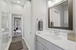 2660 N Hartland Ct, Chicago, IL 60614 - Photo 34