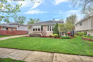 13808 Sandra Ln, Crestwood, IL 60418 - Photo 2