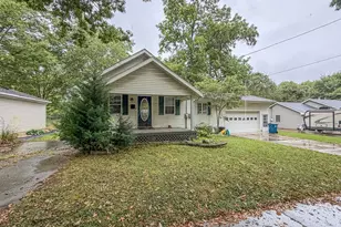 1020 N Walnut St, Monticello, IL 61856 - Photo 2