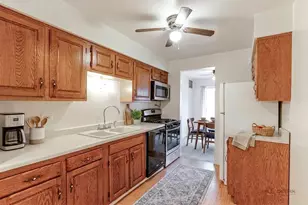 3004 Roberts Dr, Woodridge, IL 60517 - Photo 4