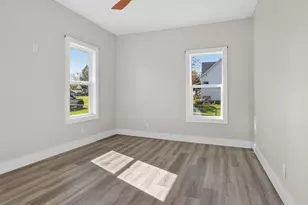 104 S Oak St, Arrowsmith, IL 61722 - Photo 4