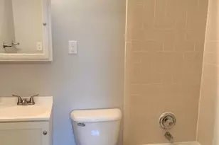 580 Mesa Dr, Hoffman Estates, IL 60169 - Photo 10