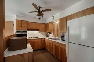 218 Gladys Ave, Fox River Grove, IL 60021 - Photo 4