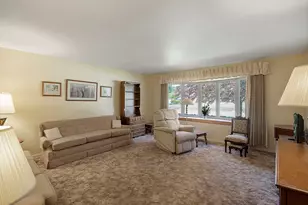 218 Gladys Ave, Fox River Grove, IL 60021 - Photo 2