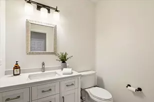 1816 Prairie Ridge Cir, Lindenhurst, IL 60046 - Photo 20