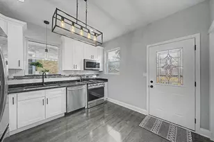 1511 N Linder Ave, Chicago, IL 60651 - Photo 6