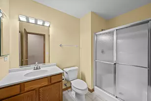 100 N Bokelman St, Roselle, IL 60172 - Photo 12