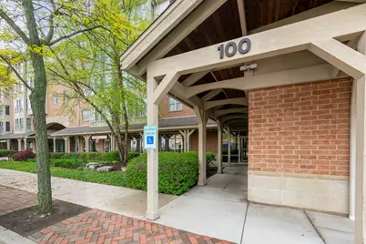 100 N Bokelman Street #330, Roselle, IL 60172 - Photo 2