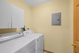 100 N Bokelman St, Roselle, IL 60172 - Photo 18