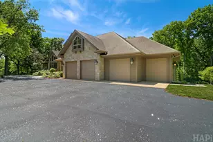 8806 Whispering Pnes Trl, Woodstock, IL 60098 - Photo 86