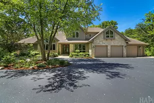 8806 Whispering Pnes Trl, Woodstock, IL 60098 - Photo 2