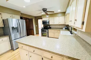 817 Huntleigh Dr, Naperville, IL 60540 - Photo 12
