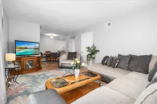 1976 Kenilworth Cir, Hoffman Estates, IL 60169 - Photo 10