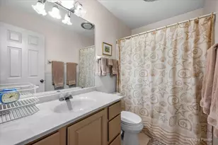 5N490 Hidden Springs Dr, Saint Charles, IL 60175 - Photo 18