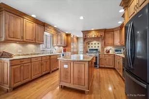 5N490 Hidden Springs Dr, Saint Charles, IL 60175 - Photo 6