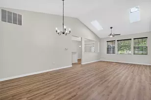21533 Papoose Lake Ct, Crest Hill, IL 60403 - Photo 2