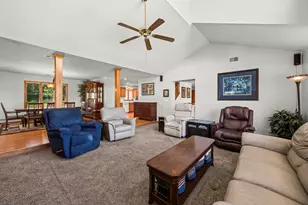 1521 Dun Lo Dr, Arlington Heights, IL 60004 - Photo 4