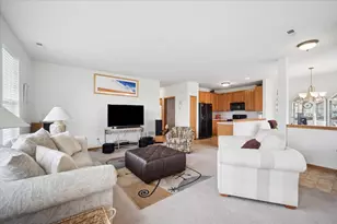 2616 Christie Dr, Algonquin, IL 60102 - Photo 6