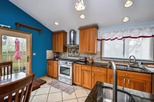 879 Lakeside Dr, Bartlett, IL 60103 - Photo 4