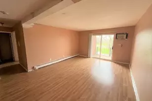 575 Heritage Dr, Hoffman Estates, IL 60169 - Photo 2