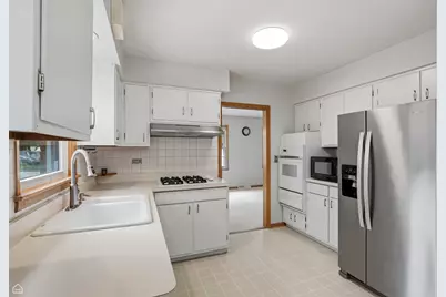 5814 Keeney Street, Morton Grove, IL 60053 - Photo 6
