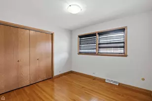 5814 Keeney St, Morton Grove, IL 60053 - Photo 14