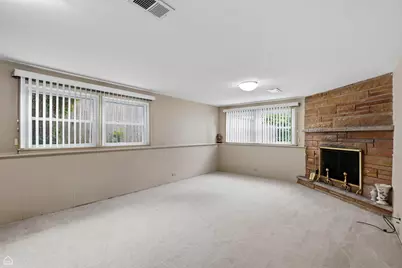 5814 Keeney Street, Morton Grove, IL 60053 - Photo 18