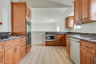 900 Ashford Ln, Westmont, IL 60559 - Photo 6