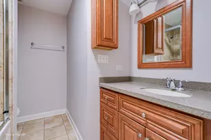 900 Ashford Ln, Westmont, IL 60559 - Photo 18