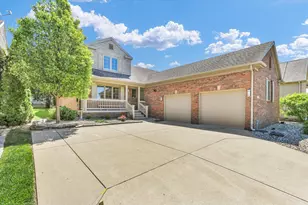 2909 Greystone Pl, Champaign, IL 61822 - Photo 2