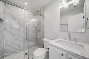 7851 Suburban Ln, Bridgeview, IL 60455 - Photo 18