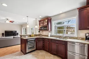 291 Lionel Rd, Riverside, IL 60546 - Photo 8
