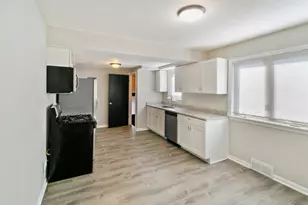 3133 W 101st St, Evergreen Park, IL 60805 - Photo 4
