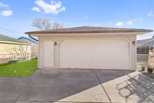 3133 W 101st St, Evergreen Park, IL 60805 - Photo 18